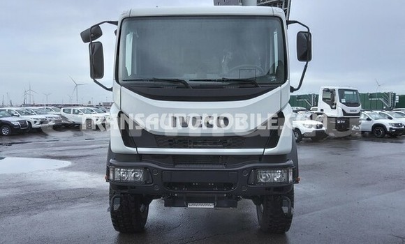 Buy Used IVECO Massif White Car in Black Point in Kouilou region Buy Used IVECO Massif White Car in Black Point in Kouilou region