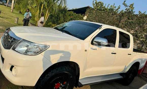 Acheter Occasion Voiture Toyota Hiluxe Revo Blanc à Brazzaville, Commune de Brazzaville Acheter Occasion Voiture Toyota Hiluxe Revo Blanc à Brazzaville, Commune de Brazzaville