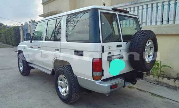 Acheter Occasion Voiture Toyota bB Blanc à Brazzaville, Commune de Brazzaville Acheter Occasion Voiture Toyota bB Blanc à Brazzaville, Commune de Brazzaville