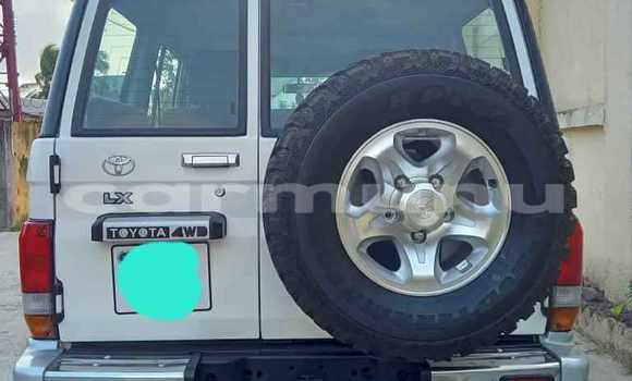 Acheter Occasion Voiture Toyota bB Blanc à Brazzaville, Commune de Brazzaville Acheter Occasion Voiture Toyota bB Blanc à Brazzaville, Commune de Brazzaville