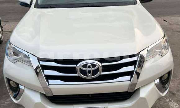 Acheter Occasion Voiture Toyota Fortuner Blanc à Brazzaville, Commune de Brazzaville Acheter Occasion Voiture Toyota Fortuner Blanc à Brazzaville, Commune de Brazzaville