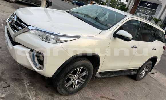 Acheter Occasion Voiture Toyota Fortuner Blanc à Brazzaville, Commune de Brazzaville Acheter Occasion Voiture Toyota Fortuner Blanc à Brazzaville, Commune de Brazzaville