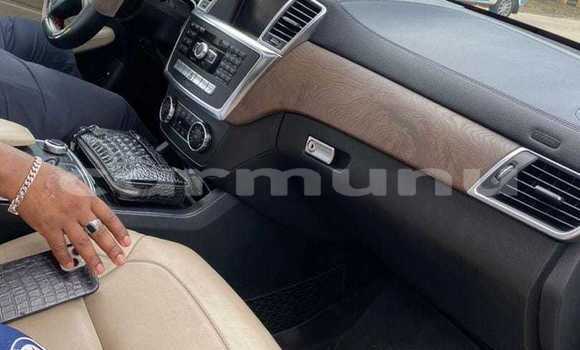 Acheter Occasion Voiture Mercedes-Benz ML–Class Blanc à Brazzaville, Commune de Brazzaville Acheter Occasion Voiture Mercedes-Benz ML–Class Blanc à Brazzaville, Commune de Brazzaville