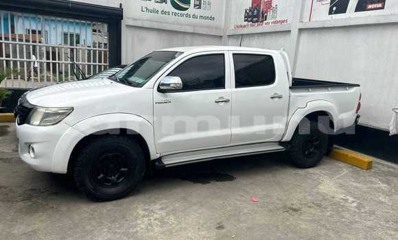 Acheter Occasion Voiture Toyota Hilux Blanc à Brazzaville, Commune de Brazzaville Acheter Occasion Voiture Toyota Hilux Blanc à Brazzaville, Commune de Brazzaville