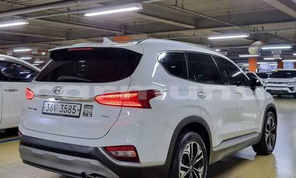 Acheter Occasion Voiture Hyundai Santa Fe Blanc à Brazzaville, Commune de Brazzaville Acheter Occasion Voiture Hyundai Santa Fe Blanc à Brazzaville, Commune de Brazzaville