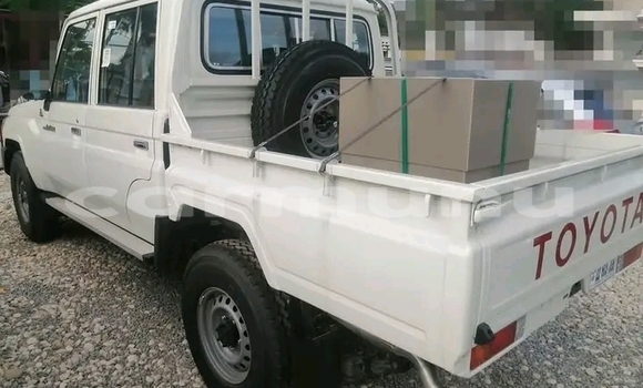 Acheter Neuf Voiture Toyota Pickup Blanc à Brazzaville, Commune de Brazzaville Acheter Neuf Voiture Toyota Pickup Blanc à Brazzaville, Commune de Brazzaville