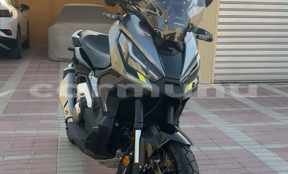 Buy Used Honda X-ADV Beige Bike in Brazzaville in Municipality of Brazzaville