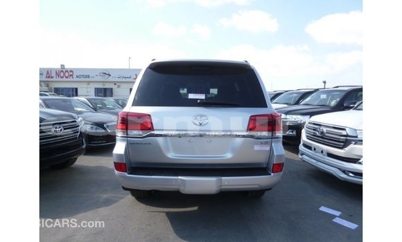 Buy Import Toyota Land Cruiser Other Car in Import - Dubai in Region of Bouenza Buy Import Toyota Land Cruiser Other Car in Import - Dubai in Region of Bouenza