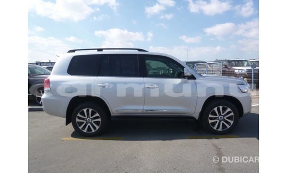 Buy Import Toyota Land Cruiser Other Car in Import - Dubai in Region of Bouenza Buy Import Toyota Land Cruiser Other Car in Import - Dubai in Region of Bouenza