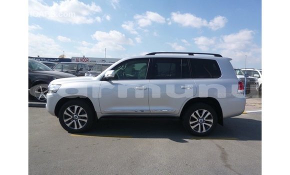 Buy Import Toyota Land Cruiser Other Car in Import - Dubai in Region of Bouenza Buy Import Toyota Land Cruiser Other Car in Import - Dubai in Region of Bouenza