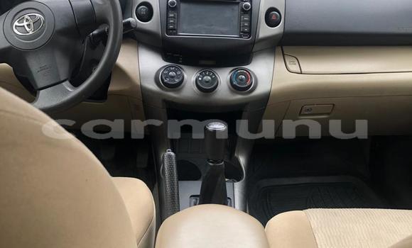 Acheter Occasion Voiture Toyota RAV4 Blanc à Brazzaville, Commune de Brazzaville Acheter Occasion Voiture Toyota RAV4 Blanc à Brazzaville, Commune de Brazzaville