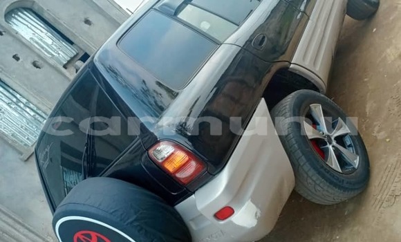 Acheter Occasion Voiture Toyota RAV4 Noir à Brazzaville, Commune de Brazzaville Acheter Occasion Voiture Toyota RAV4 Noir à Brazzaville, Commune de Brazzaville