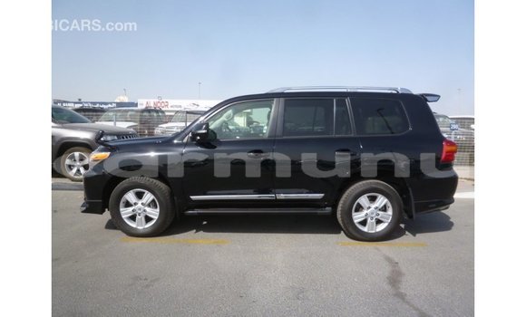 Buy Import Toyota Land Cruiser Black Car in Import - Dubai in Region of Bouenza Buy Import Toyota Land Cruiser Black Car in Import - Dubai in Region of Bouenza
