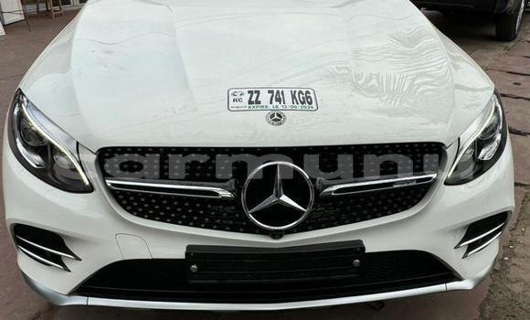 Acheter Neuf Voiture Mercedes Viano Blanc à Brazzaville, Commune de Brazzaville Acheter Neuf Voiture Mercedes Viano Blanc à Brazzaville, Commune de Brazzaville