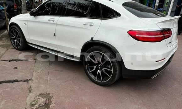 Acheter Neuf Voiture Mercedes Viano Blanc à Brazzaville, Commune de Brazzaville Acheter Neuf Voiture Mercedes Viano Blanc à Brazzaville, Commune de Brazzaville