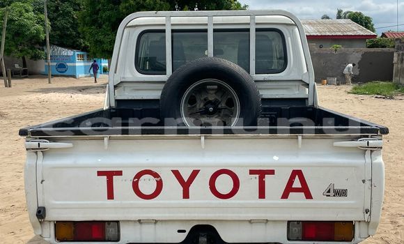 Acheter Occasion Voiture Toyota Land Cruiser Blanc à Brazzaville, Commune de Brazzaville Acheter Occasion Voiture Toyota Land Cruiser Blanc à Brazzaville, Commune de Brazzaville