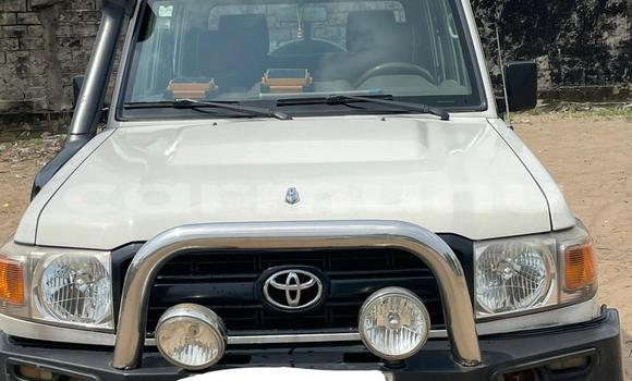 Acheter Occasion Voiture Toyota Land Cruiser Blanc à Brazzaville, Commune de Brazzaville Acheter Occasion Voiture Toyota Land Cruiser Blanc à Brazzaville, Commune de Brazzaville