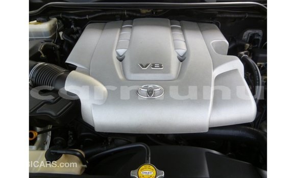 Acheter Import Voiture Toyota Land Cruiser Blanc à Import - Dubai, Région de la Bouenza Acheter Import Voiture Toyota Land Cruiser Blanc à Import - Dubai, Région de la Bouenza