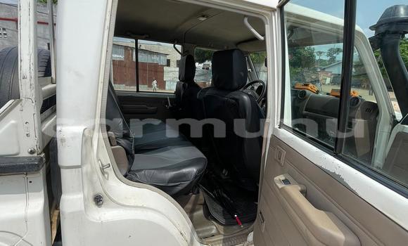 Acheter Occasion Voiture Toyota Land Cruiser Blanc à Brazzaville, Commune de Brazzaville Acheter Occasion Voiture Toyota Land Cruiser Blanc à Brazzaville, Commune de Brazzaville