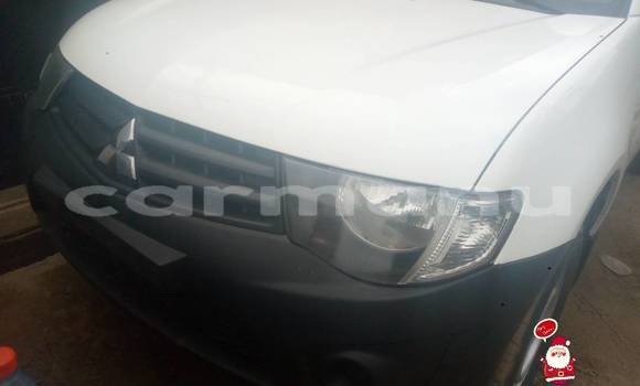 Buy Used Mitsubishi L200 White Car in Brazzaville in Municipality of Brazzaville Buy Used Mitsubishi L200 White Car in Brazzaville in Municipality of Brazzaville