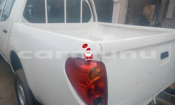 Buy Used Mitsubishi L200 White Car in Brazzaville in Municipality of Brazzaville Buy Used Mitsubishi L200 White Car in Brazzaville in Municipality of Brazzaville