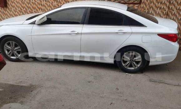 Acheter Occasion Voiture Hyundai Santa Fe Blanc à Brazzaville, Commune de Brazzaville Acheter Occasion Voiture Hyundai Santa Fe Blanc à Brazzaville, Commune de Brazzaville