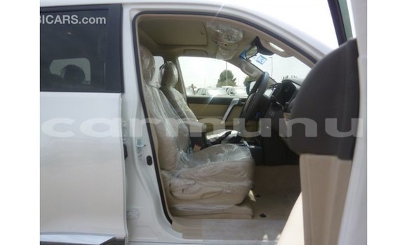 Acheter Import Voiture Toyota Prado Blanc à Import - Dubai, Région de la Bouenza Acheter Import Voiture Toyota Prado Blanc à Import - Dubai, Région de la Bouenza
