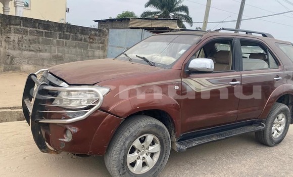 Acheter Occasion Voiture Toyota Fortuner Rouge à Brazzaville, Commune de Brazzaville Acheter Occasion Voiture Toyota Fortuner Rouge à Brazzaville, Commune de Brazzaville