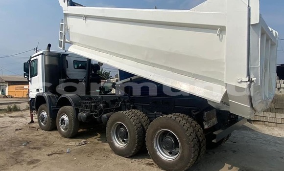 Acheter Occasion Utilitaire Mercedes‒Benz Arocs Blanc à Brazzaville, Commune de Brazzaville Acheter Occasion Utilitaire Mercedes‒Benz Arocs Blanc à Brazzaville, Commune de Brazzaville
