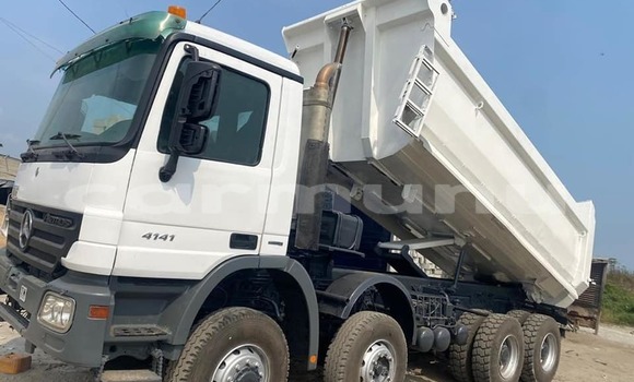 Acheter Occasion Utilitaire Mercedes‒Benz Arocs Blanc à Brazzaville, Commune de Brazzaville Acheter Occasion Utilitaire Mercedes‒Benz Arocs Blanc à Brazzaville, Commune de Brazzaville