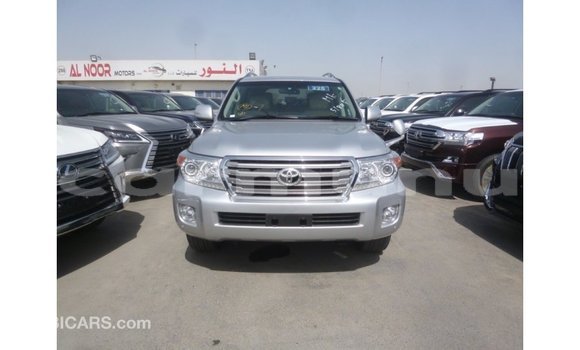 Buy Import Toyota Land Cruiser Other Car in Import - Dubai in Region of Bouenza Buy Import Toyota Land Cruiser Other Car in Import - Dubai in Region of Bouenza