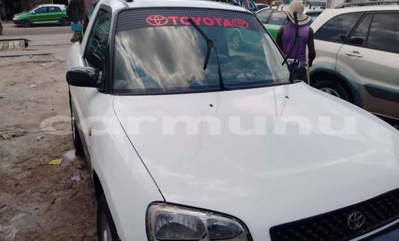 Acheter Occasion Voiture Toyota RAV4 Blanc à Brazzaville, Commune de Brazzaville Acheter Occasion Voiture Toyota RAV4 Blanc à Brazzaville, Commune de Brazzaville