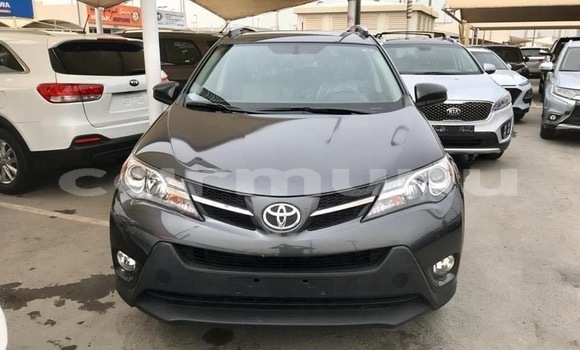 Acheter Occasion Voiture Toyota RAV4 Blanc à Brazzaville, Commune de Brazzaville Acheter Occasion Voiture Toyota RAV4 Blanc à Brazzaville, Commune de Brazzaville