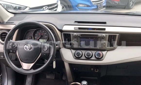 Acheter Occasion Voiture Toyota RAV4 Blanc à Brazzaville, Commune de Brazzaville Acheter Occasion Voiture Toyota RAV4 Blanc à Brazzaville, Commune de Brazzaville