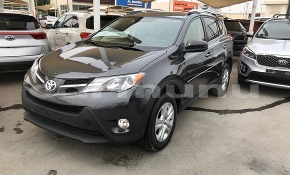 Acheter Occasion Voiture Toyota RAV4 Blanc à Brazzaville, Commune de Brazzaville Acheter Occasion Voiture Toyota RAV4 Blanc à Brazzaville, Commune de Brazzaville