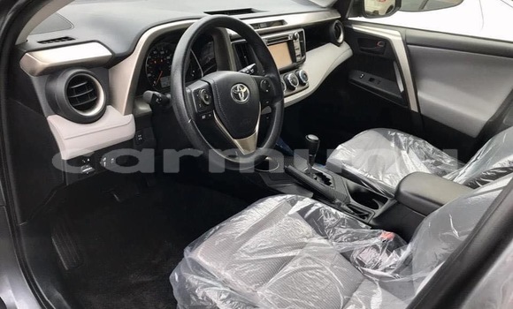 Acheter Occasion Voiture Toyota RAV4 Blanc à Brazzaville, Commune de Brazzaville Acheter Occasion Voiture Toyota RAV4 Blanc à Brazzaville, Commune de Brazzaville