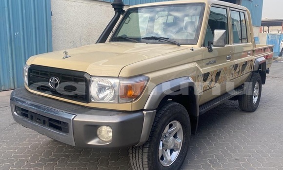 Acheter Occasion Voiture Toyota Land Cruiser Blanc à Brazzaville, Commune de Brazzaville Acheter Occasion Voiture Toyota Land Cruiser Blanc à Brazzaville, Commune de Brazzaville