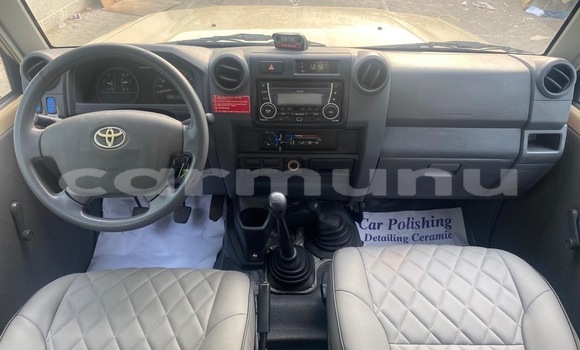 Acheter Occasion Voiture Toyota Land Cruiser Blanc à Brazzaville, Commune de Brazzaville Acheter Occasion Voiture Toyota Land Cruiser Blanc à Brazzaville, Commune de Brazzaville