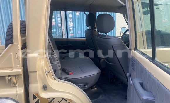 Acheter Occasion Voiture Toyota Land Cruiser Blanc à Brazzaville, Commune de Brazzaville Acheter Occasion Voiture Toyota Land Cruiser Blanc à Brazzaville, Commune de Brazzaville