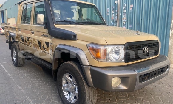 Acheter Occasion Voiture Toyota Land Cruiser Blanc à Brazzaville, Commune de Brazzaville Acheter Occasion Voiture Toyota Land Cruiser Blanc à Brazzaville, Commune de Brazzaville