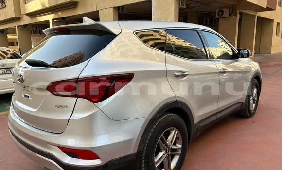 Acheter Occasion Voiture Hyundai Santa Fe Gris à Brazzaville, Commune de Brazzaville Acheter Occasion Voiture Hyundai Santa Fe Gris à Brazzaville, Commune de Brazzaville