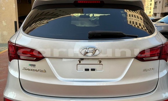 Acheter Occasion Voiture Hyundai Santa Fe Gris à Brazzaville, Commune de Brazzaville Acheter Occasion Voiture Hyundai Santa Fe Gris à Brazzaville, Commune de Brazzaville