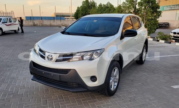 Acheter Occasion Voiture Toyota RAV4 Blanc à Brazzaville, Commune de Brazzaville Acheter Occasion Voiture Toyota RAV4 Blanc à Brazzaville, Commune de Brazzaville
