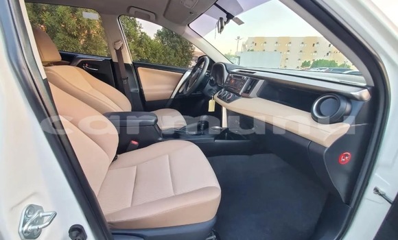 Acheter Occasion Voiture Toyota RAV4 Blanc à Brazzaville, Commune de Brazzaville Acheter Occasion Voiture Toyota RAV4 Blanc à Brazzaville, Commune de Brazzaville