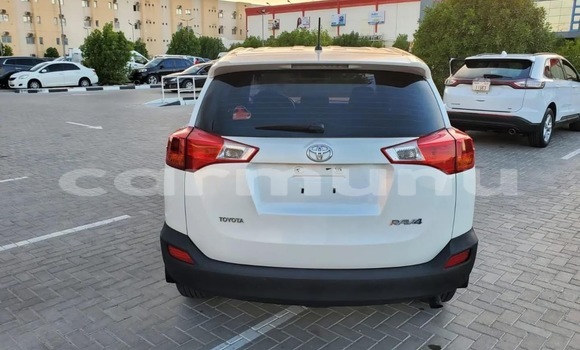 Acheter Occasion Voiture Toyota RAV4 Blanc à Brazzaville, Commune de Brazzaville Acheter Occasion Voiture Toyota RAV4 Blanc à Brazzaville, Commune de Brazzaville