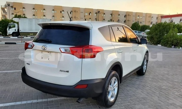Acheter Occasion Voiture Toyota RAV4 Blanc à Brazzaville, Commune de Brazzaville Acheter Occasion Voiture Toyota RAV4 Blanc à Brazzaville, Commune de Brazzaville