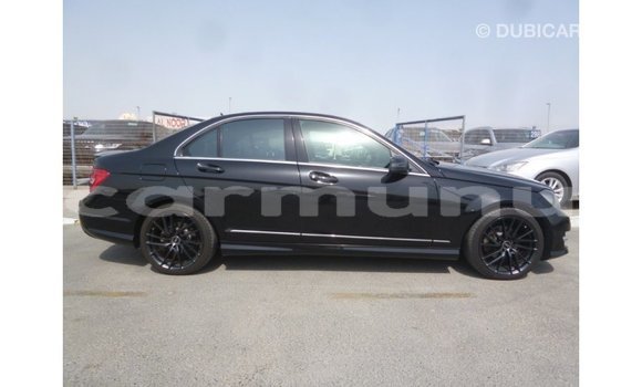 Buy Import Mercedes-Benz 190 Black Car in Import - Dubai in Region of Bouenza Buy Import Mercedes-Benz 190 Black Car in Import - Dubai in Region of Bouenza