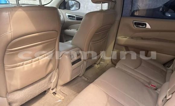 Buy Used Nissan Pathfinder White Car in Brazzaville in Municipality of Brazzaville Buy Used Nissan Pathfinder White Car in Brazzaville in Municipality of Brazzaville