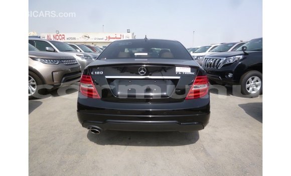 Buy Import Mercedes-Benz 190 Black Car in Import - Dubai in Region of Bouenza Buy Import Mercedes-Benz 190 Black Car in Import - Dubai in Region of Bouenza