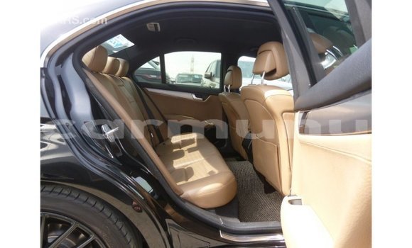 Buy Import Mercedes-Benz 190 Black Car in Import - Dubai in Region of Bouenza Buy Import Mercedes-Benz 190 Black Car in Import - Dubai in Region of Bouenza